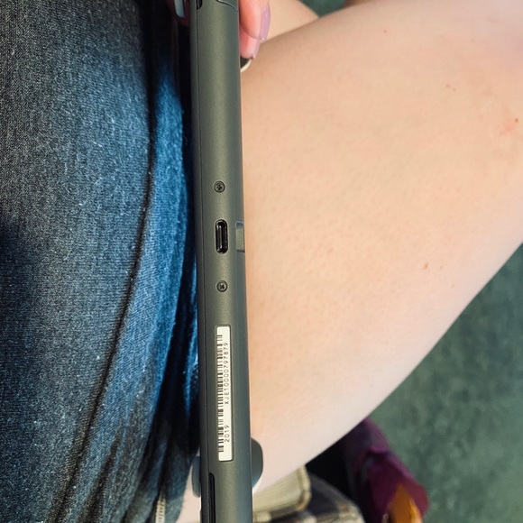 Grey Nintendo Switch Lite - Picture 12 of 16